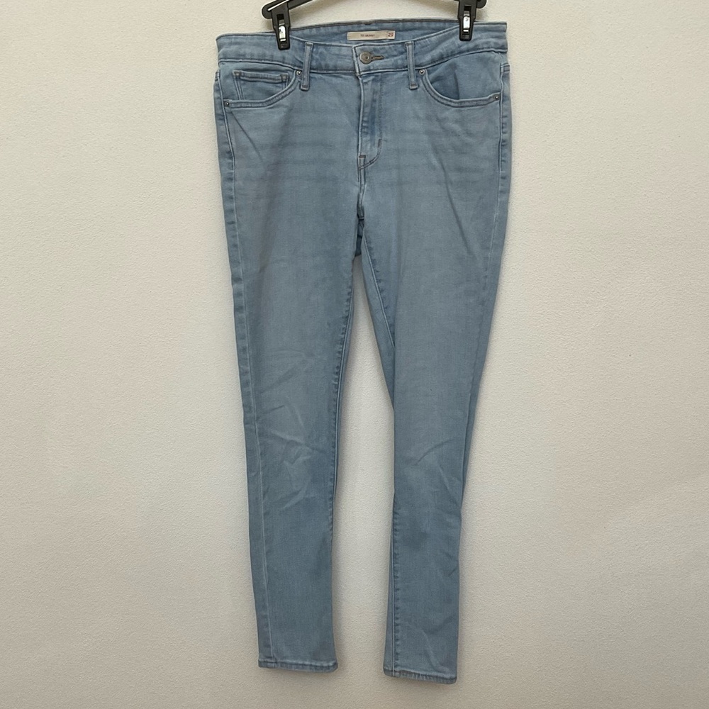 Levi's Light Wash 711 Skinny Jeans Size 29 Basic Staple Layer